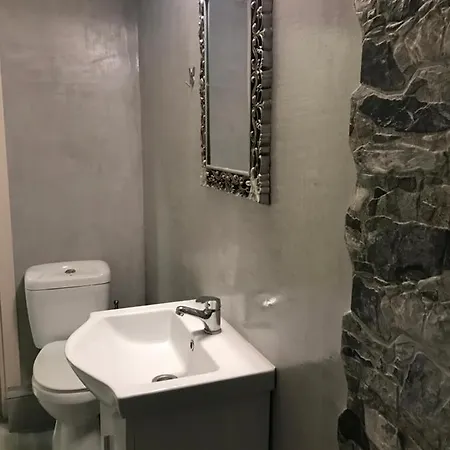 Georgia's Cozy #7 Centre