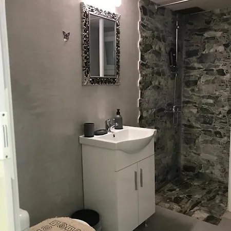 Georgia's Cozy #7 Centre דירה *